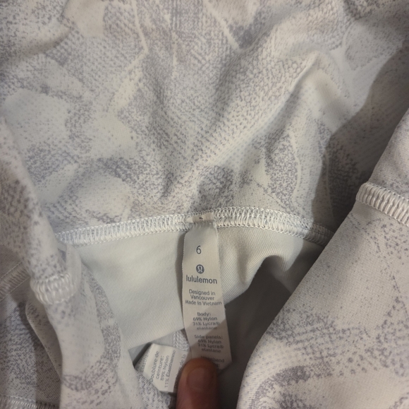 Lululemon Breezy Dot Tight - Picture 4 of 7